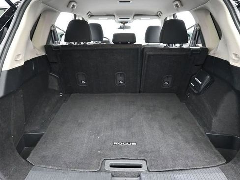 Used 2023 Nissan Rogue S FWD image 29