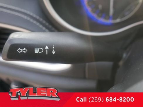 New 2027 Chrysler Pacifica Select FWD image 24
