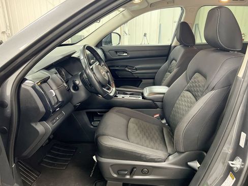 Used 2022 Nissan Pathfinder SV FWD image 19