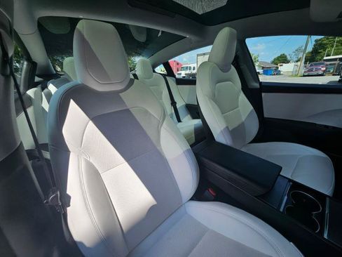 Used 2024 Tesla Model 3 Long Range AWD/4WD image 61