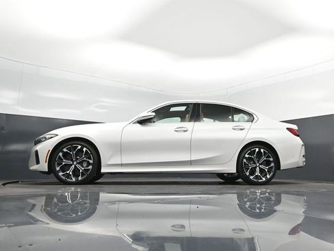 Certified 2025 BMW 330i Sedan RWD image 39