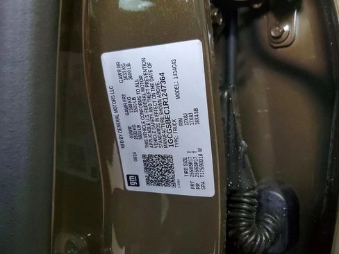 Used 2024 Chevrolet Colorado W/T image 11