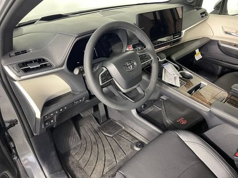 New 2026 Toyota Sienna Platinum AWD/4WD image 3