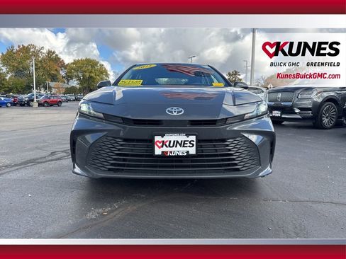 Used 2025 Toyota Camry LE image 12