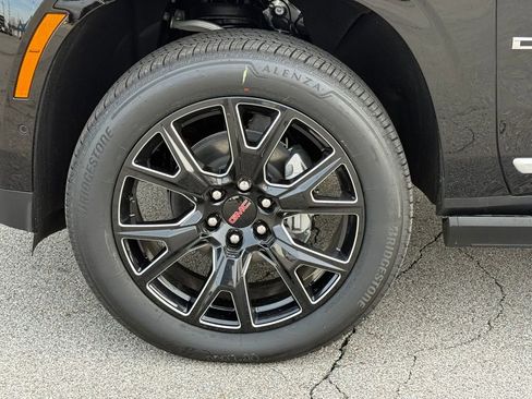 New 2026 GMC Yukon Denali w/ Denali Reserve Package image 11