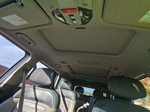 Used 2024 Kia EV9 Land image 11