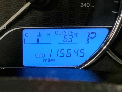 Used 2014 Toyota Corolla LE image 23