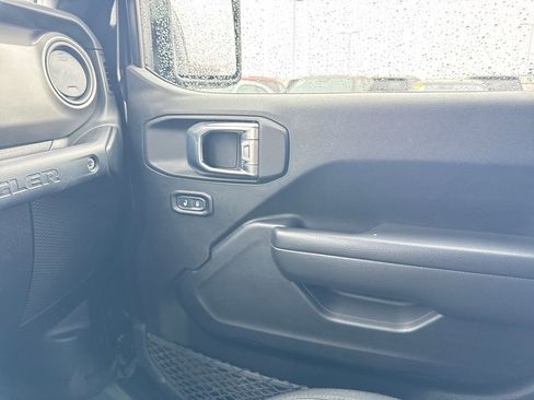 Used 2022 Jeep Wrangler Unlimited Sport image 23