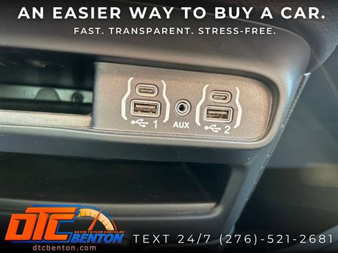 Used 2025 Chrysler Pacifica Select FWD image 23