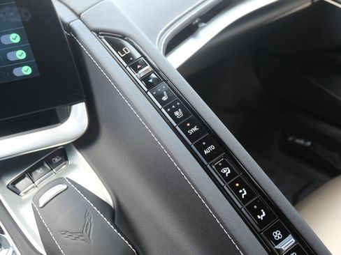 Used 2024 Chevrolet Corvette Stingray Preferred Conv w/ Z51 Performance Package RWD image 29