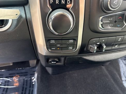 Used 2017 RAM 1500 Big Horn AWD/4WD image 32