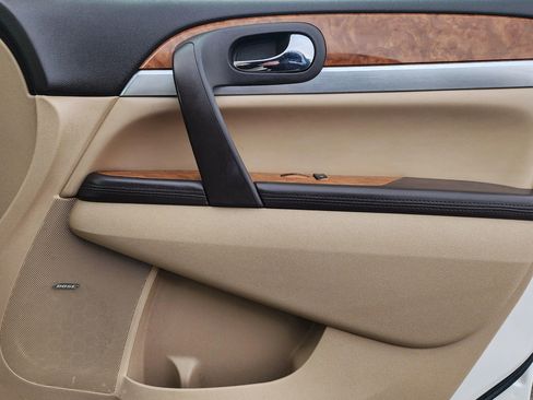 Used 2009 Buick Enclave CXL w/ Entertainment Package #4 image 35