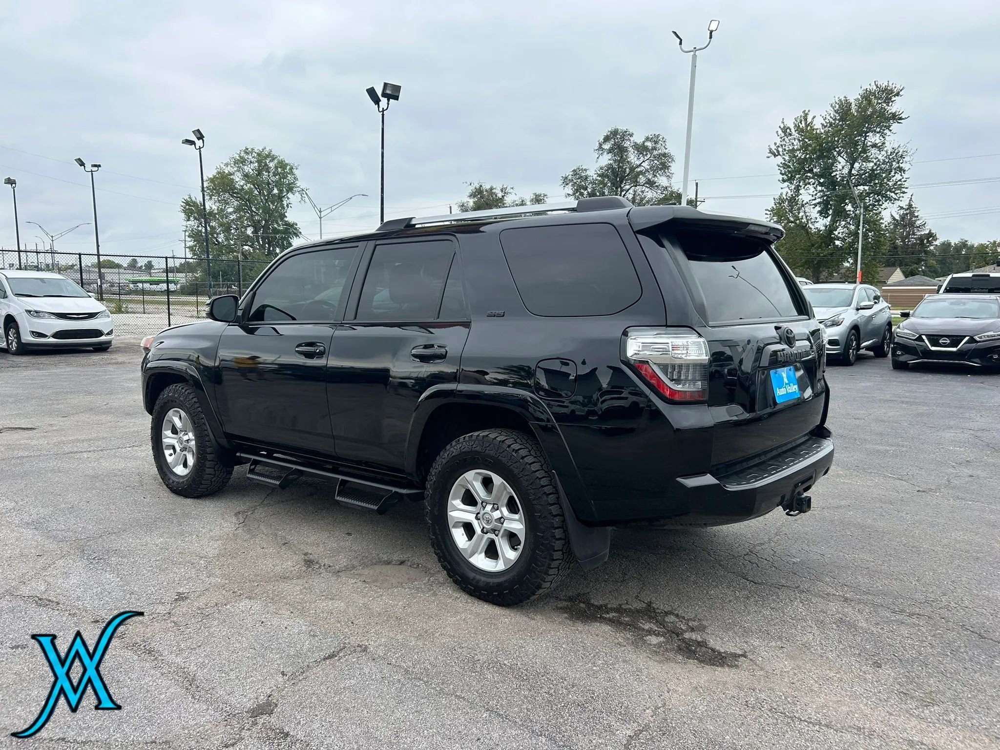 Used 2021 Toyota 4Runner SR5 Premium w/ Moonroof Package AWD/4WD image 5