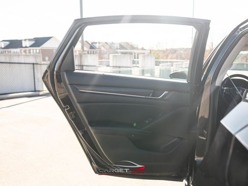 Used 2018 Honda Accord Touring image 44