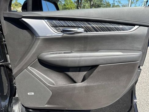 Used 2024 Cadillac XT6 Premium Luxury image 16