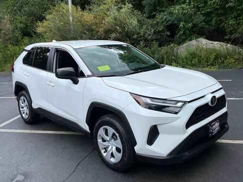 Used 2025 Toyota RAV4 LE AWD/4WD image 7