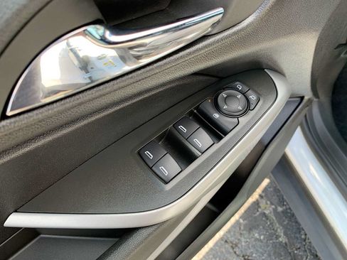 Certified 2024 Chevrolet Trax RS FWD image 20