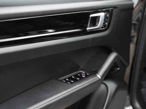 Used 2020 Porsche Cayenne S AWD/4WD image 20