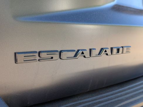 Certified 2026 Cadillac Escalade ESV Platinum Sport w/ LPO, ONYX Package AWD/4WD image 9