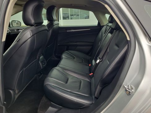 Used 2018 Ford Fusion Titanium image 12