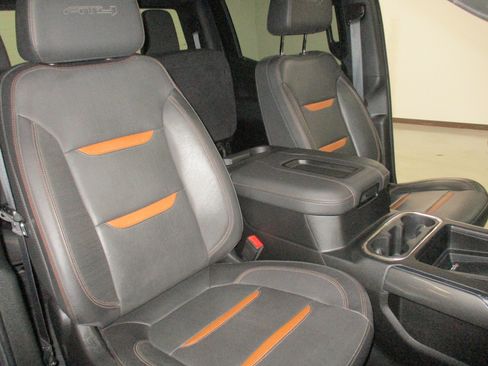 Certified 2022 GMC Sierra 1500 AT4 w/ AT4 Premium Package AWD/4WD image 18