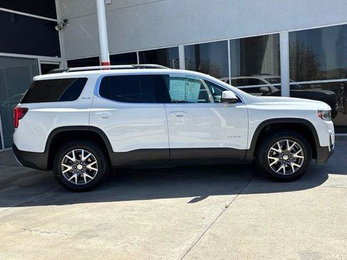Used 2023 GMC Acadia SLE w/ Driver Convenience Package FWD image 2