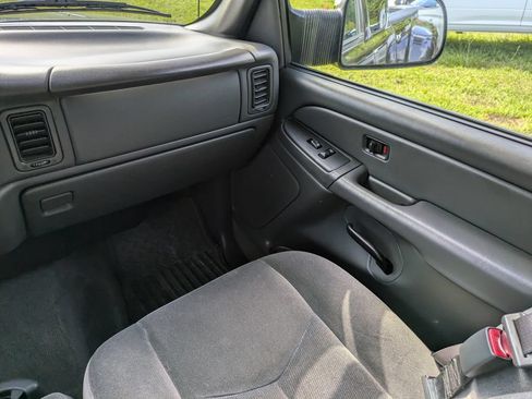 Used 2004 GMC Sierra 3500 SLE w/ Heavy-Duty Power Package RWD image 17