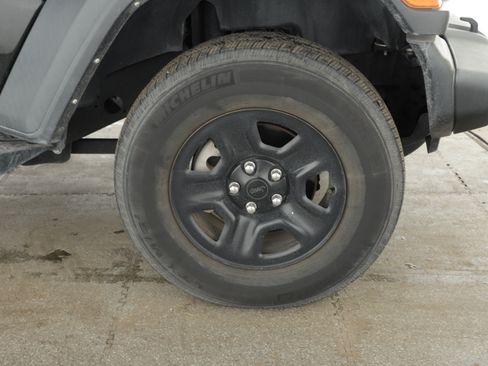 Used 2021 Jeep Wrangler Sport AWD/4WD image 5
