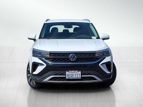 Used 2023 Volkswagen Taos SE FWD image 3