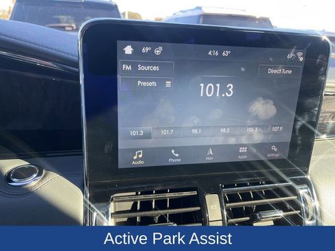 Used 2019 Lincoln Navigator Reserve image 17