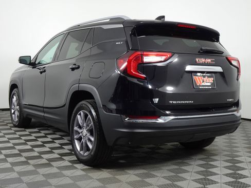 Used 2023 GMC Terrain SLT w/ LPO, Floor Liner Package image 39