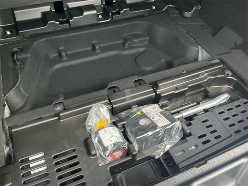 Used 2023 Mercedes-Benz GLB 250 image 31