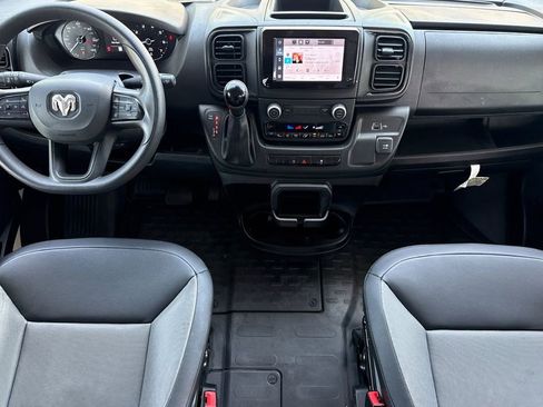 Used 2024 RAM ProMaster 2500 w/ Convenience Group FWD image 18