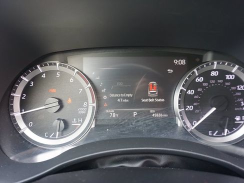 Used 2023 Toyota Highlander XLE FWD image 7