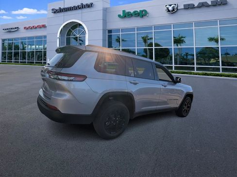 New 2025 Jeep Grand Cherokee L Laredo RWD image 7