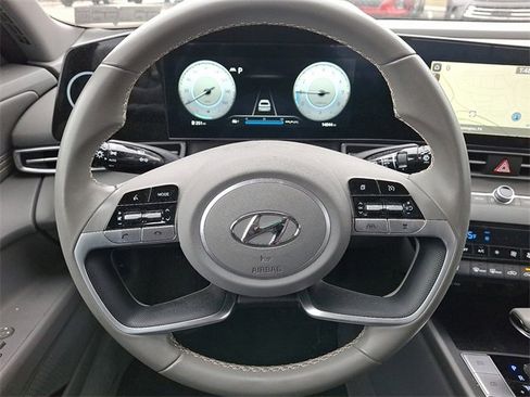 Certified 2023 Hyundai Elantra SEL w/ Convenience Package image 19