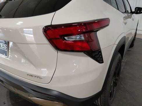 New 2026 Chevrolet Trax ACTIV w/ Driver Confidence Package image 15