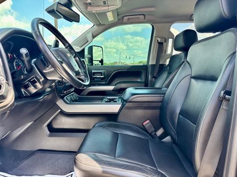 Used 2019 Chevrolet Silverado 2500 LTZ w/ Duramax Plus Package AWD/4WD image 15