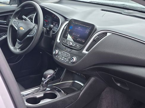 Used 2022 Chevrolet Malibu LT image 8