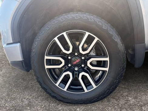 Used 2025 GMC Sierra 1500 AT4 w/ AT4 Premium Package AWD/4WD image 14