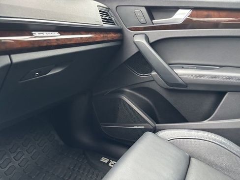 Used 2020 Audi Q5 Prestige AWD/4WD image 30