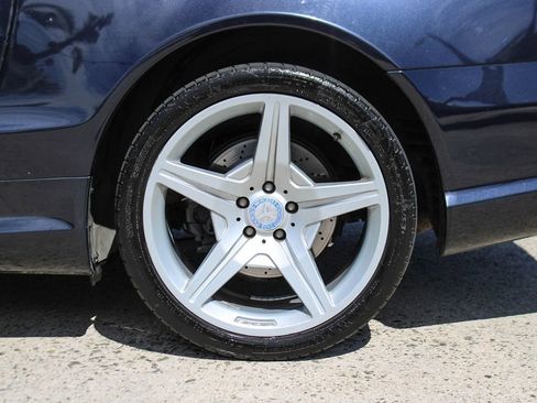 Used 2011 Mercedes-Benz SL 550 image 32