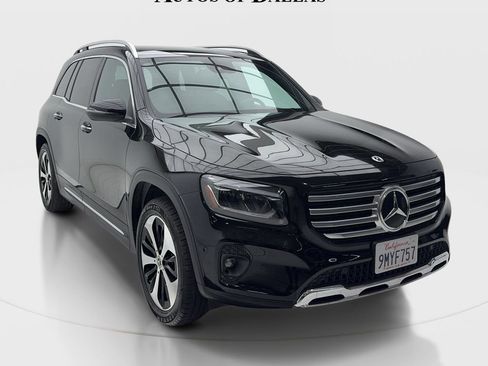 Used 2025 Mercedes-Benz GLB 250 4MATIC image 2
