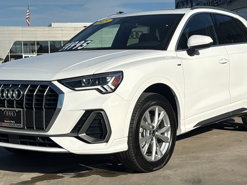 Certified 2025 Audi Q3 2.0T Premium image 3