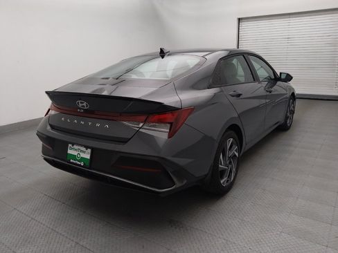 Used 2025 Hyundai Elantra Sport FWD image 9