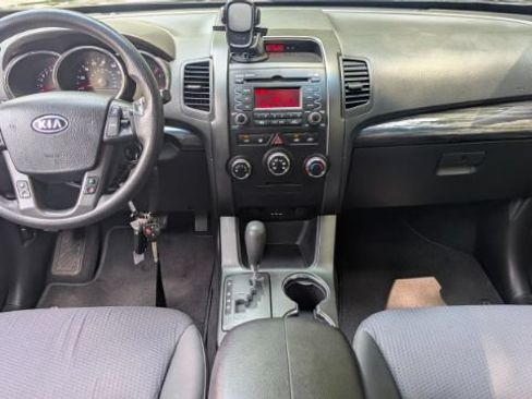 Used 2012 Kia Sorento FWD image 24