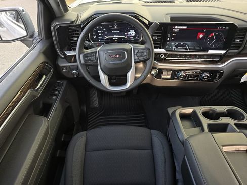 Certified 2025 GMC Sierra 1500 SLE RWD image 19