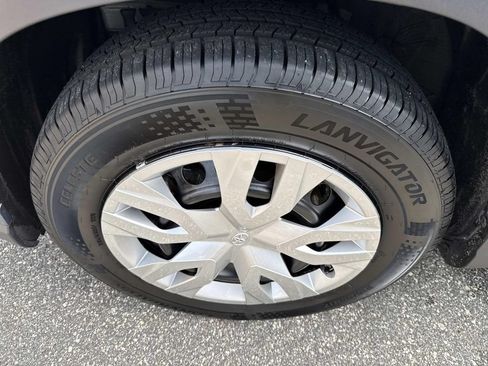 Used 2025 Toyota Corolla Cross L FWD image 11