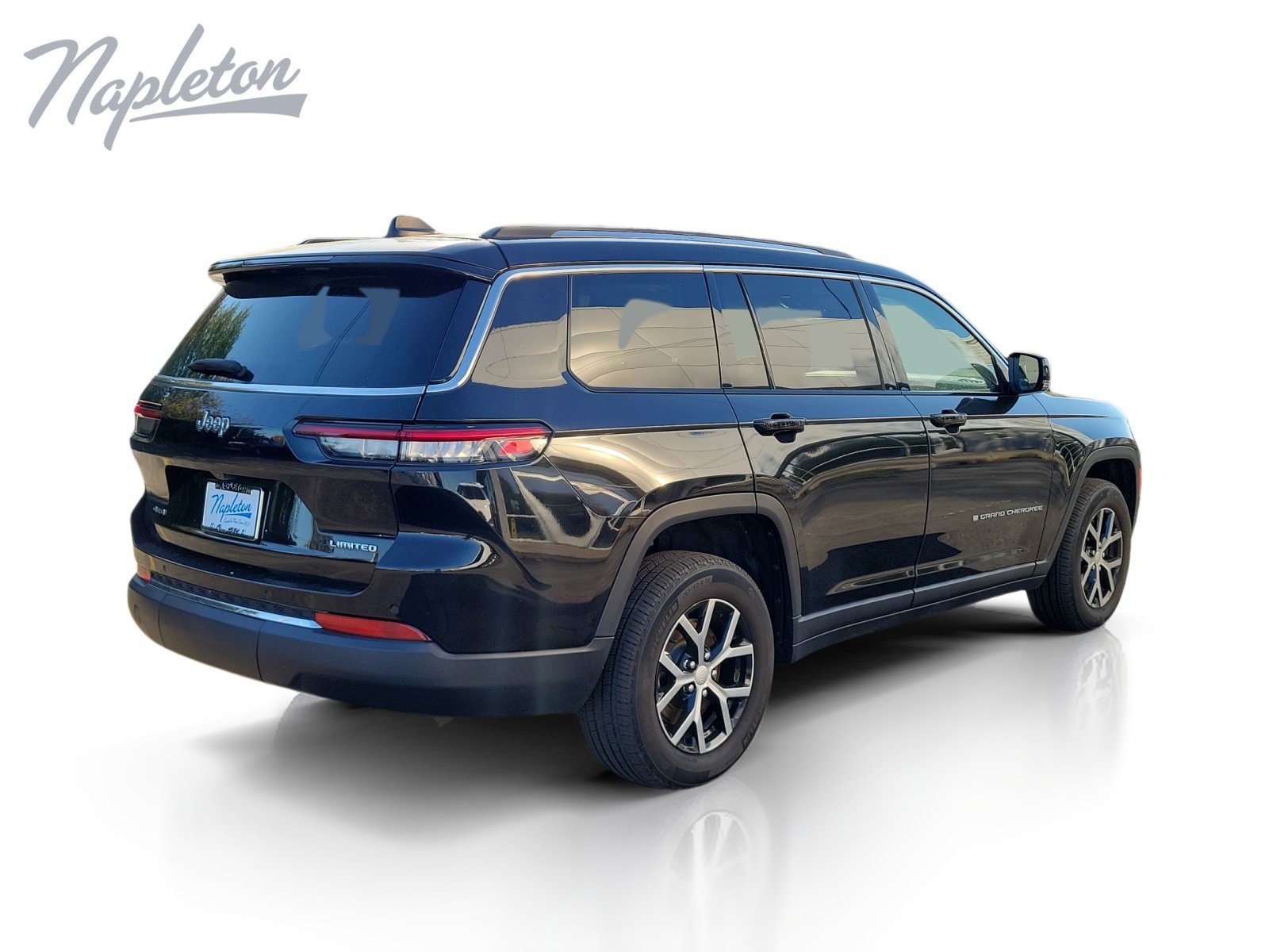 Used 2023 Jeep Grand Cherokee L Limited AWD/4WD image 6