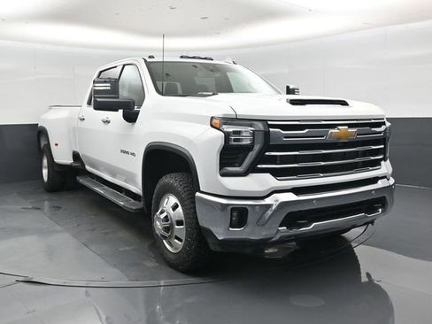 Used 2025 Chevrolet Silverado 3500 LTZ w/ LTZ Plus Package AWD/4WD image 1